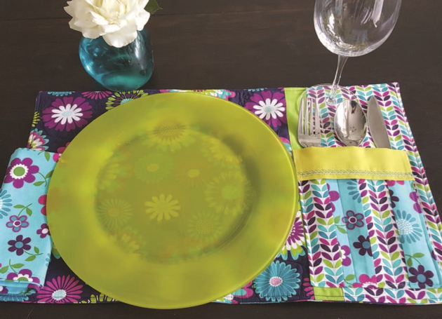 Picnic Table Placemat with Cutlery Pocket and Napkin